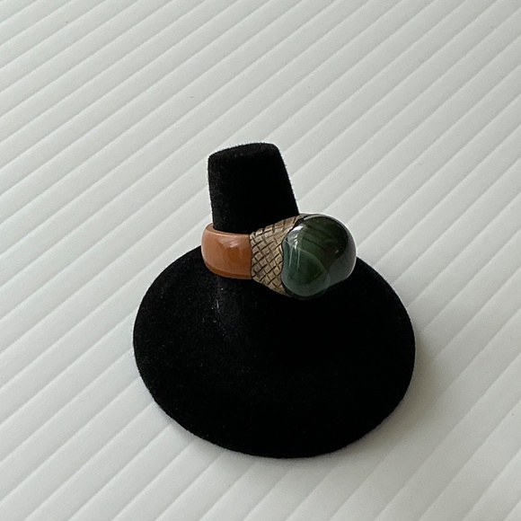 Green Agate Ring Size 8 - Picture 2 of 5